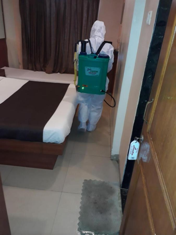 Lucky Hotel Goregaon Мумбаи Экстерьер фото