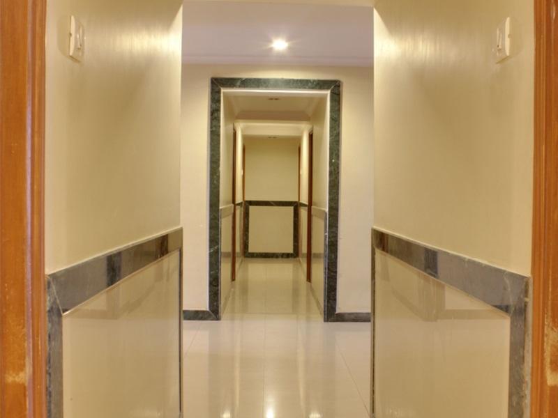 Lucky Hotel Goregaon Мумбаи Экстерьер фото