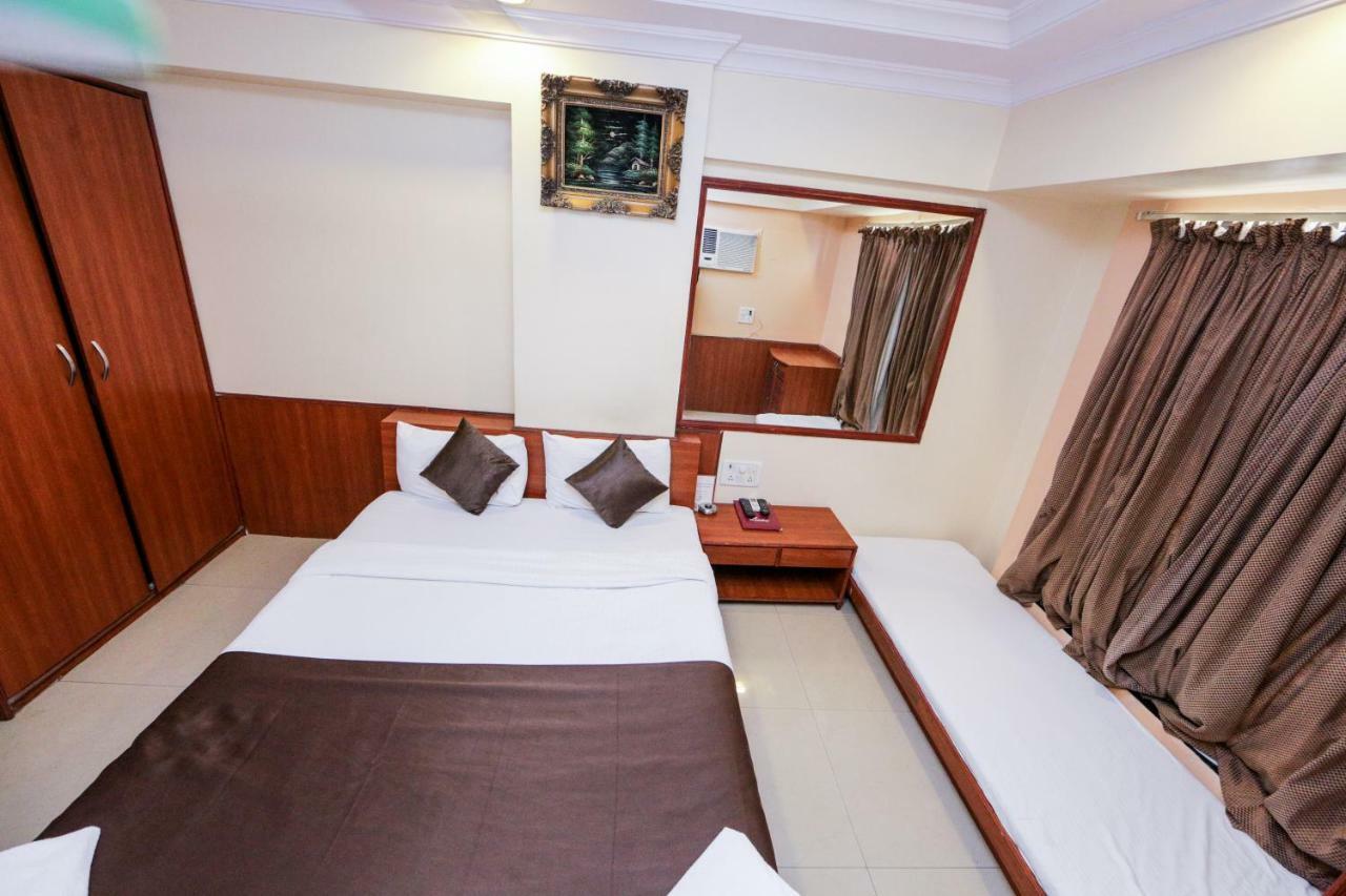 Lucky Hotel Goregaon Мумбаи Экстерьер фото