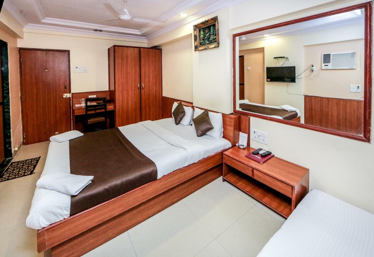 Lucky Hotel Goregaon Мумбаи Экстерьер фото